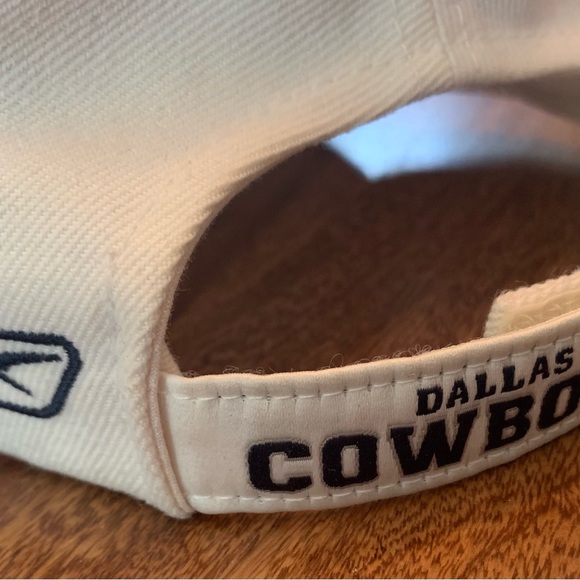 Reebok on field Dallas Cowboys hat signed by Terrence Newman - Picture 3 of 4